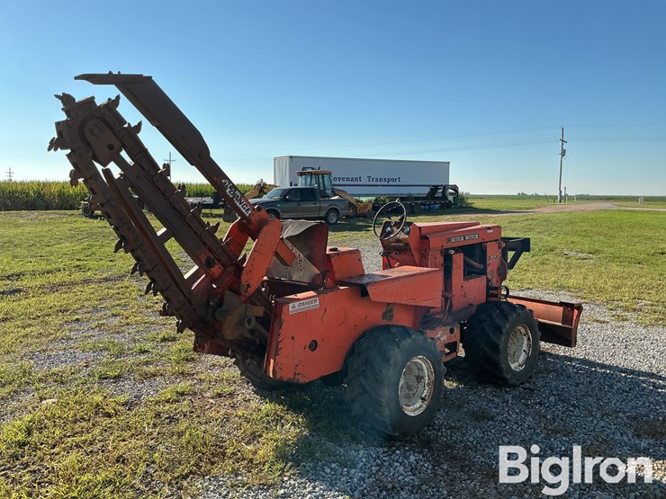 ditch-witch-r65-2-image-5
