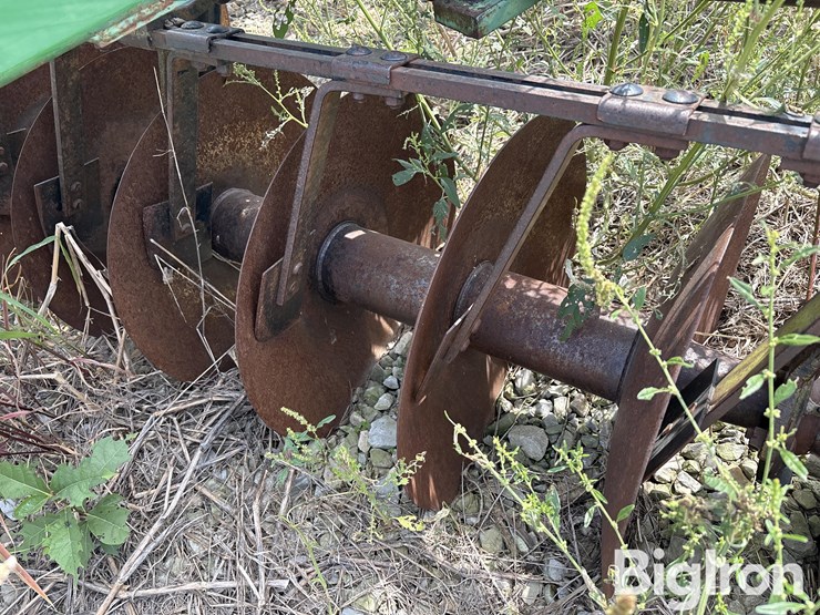 john-deere-235-image-16