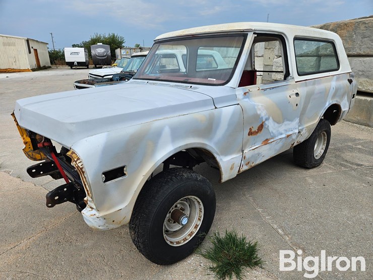 1972-chevrolet-k5-image-1