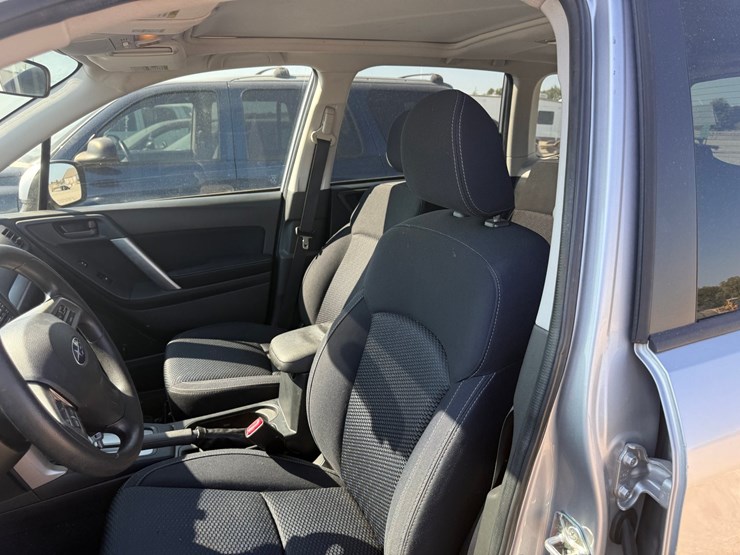 2015-subaru-forester-image-40