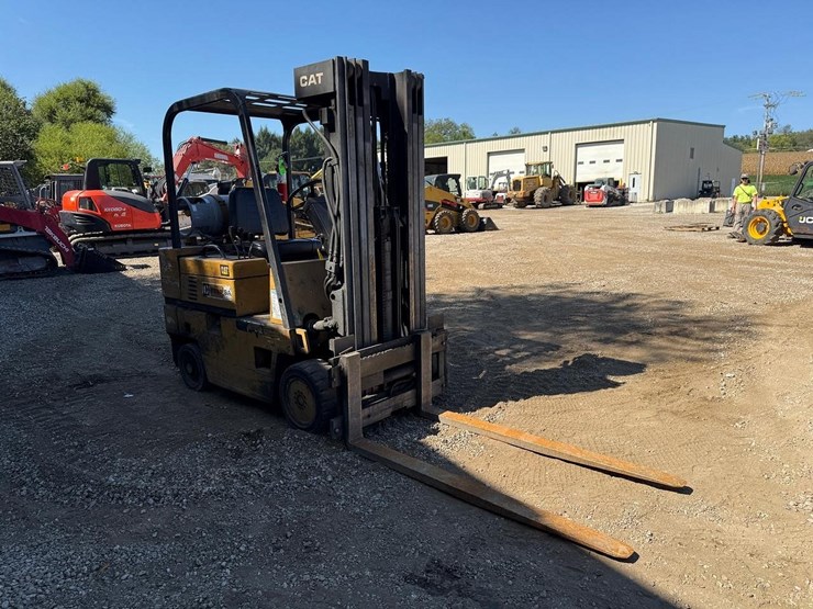 caterpillar-t50d-image-6