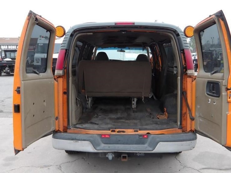 2000-gmc-savana-g3500-image-21