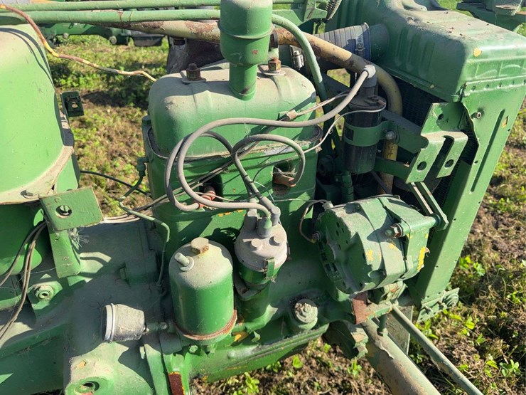 john-deere-330-image-7