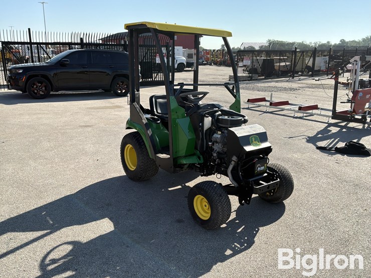 2002-john-deere-300-image-3