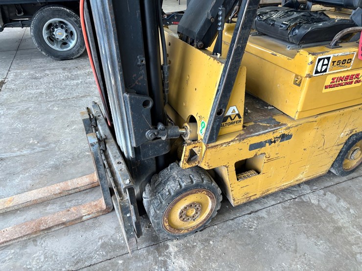 caterpillar-t50d-image-7