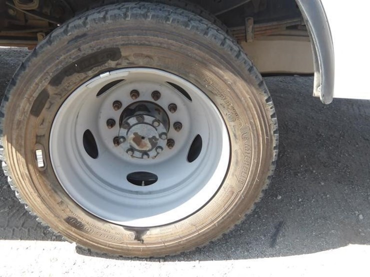 2011-ford-f550-image-5