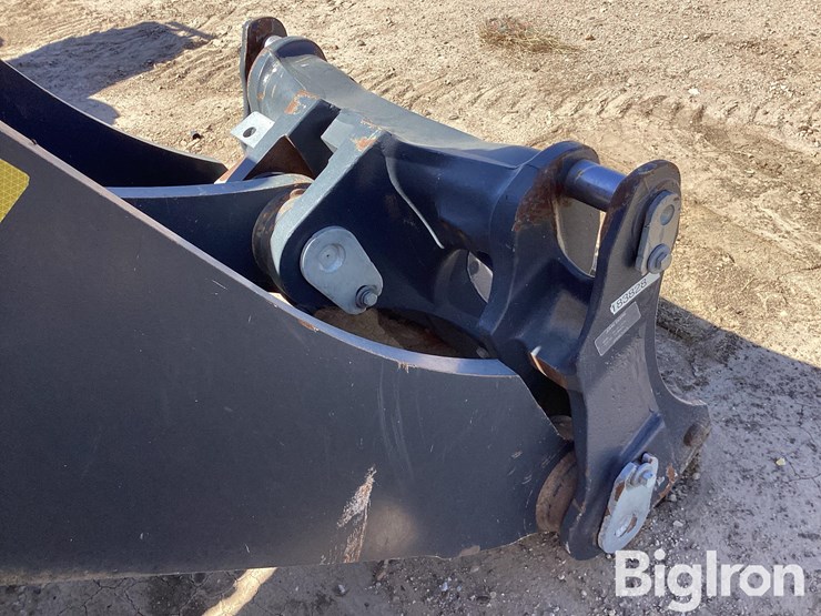 2012-deere-724k-image-12