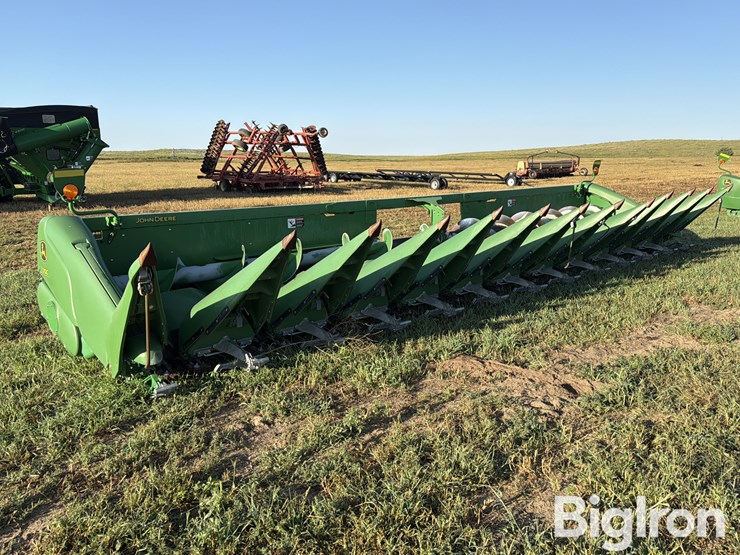 2019-john-deere-712c-image-3