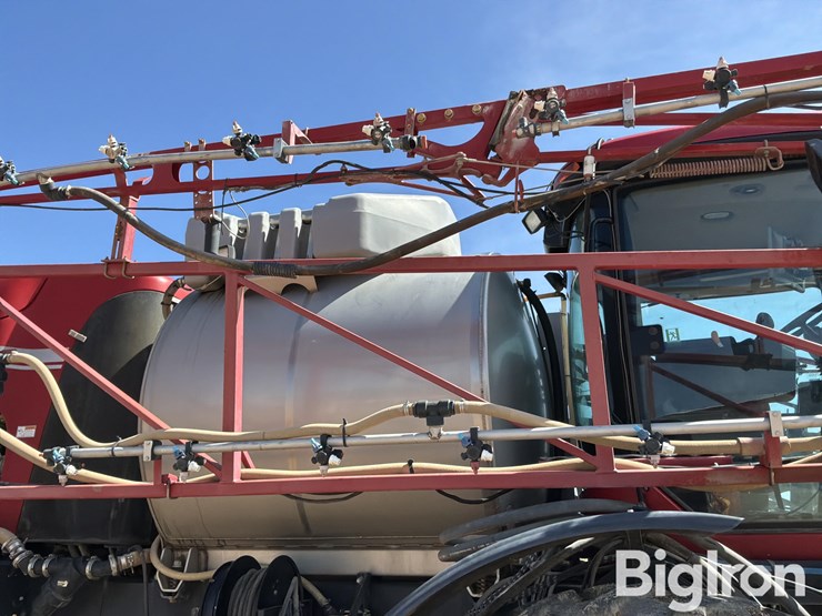 2015-case-ih-patriot-4440-image-17