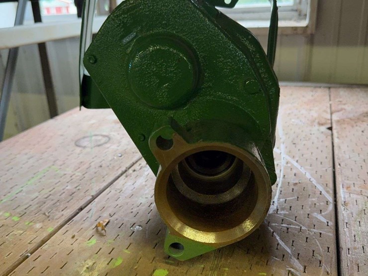 john-deere-dubuque-1000rpm-pto-unit-image-4