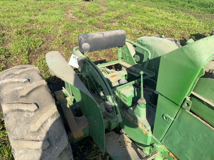 john-deere-330-image-8