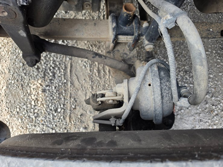 2012-freightliner-cascadia-125-image-25