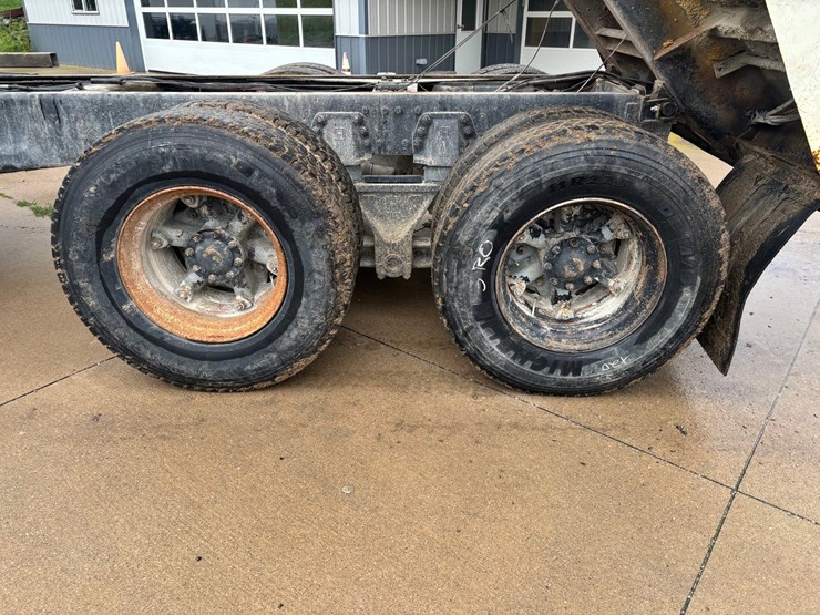 1994-ford-l8000-image-112