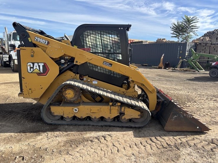 2021-caterpillar-299d3-image-7