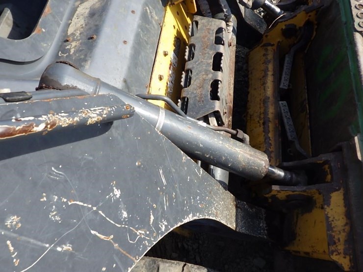 deere-325g-image-26