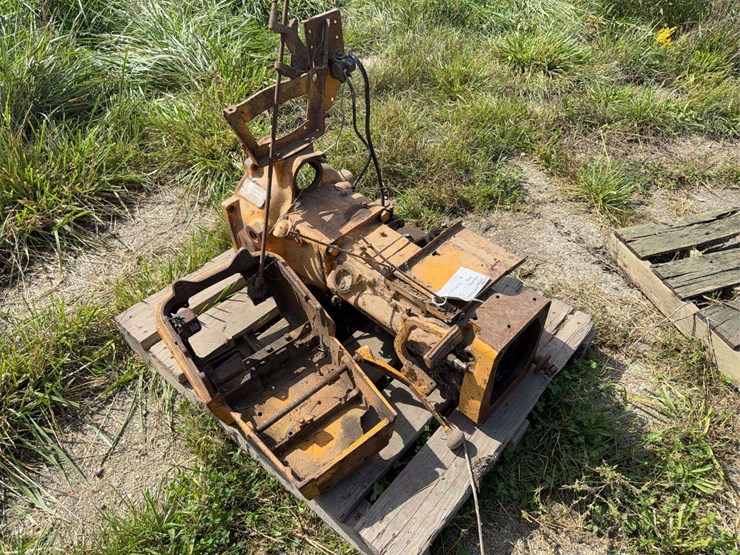 john-deere-440-transmission-image-1