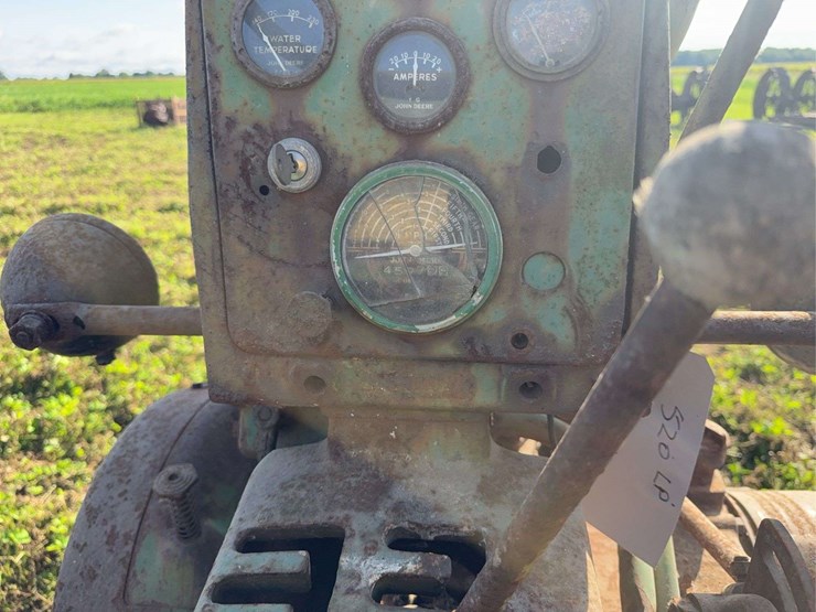 john-deere-520-image-12