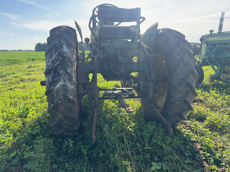 john-deere-320v-slant-steer-image-9