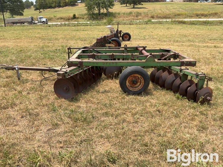 john-deere-12-image-8