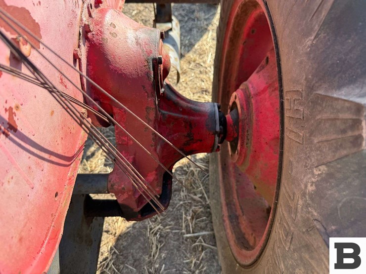 farmall-super-a-tractor-image-26