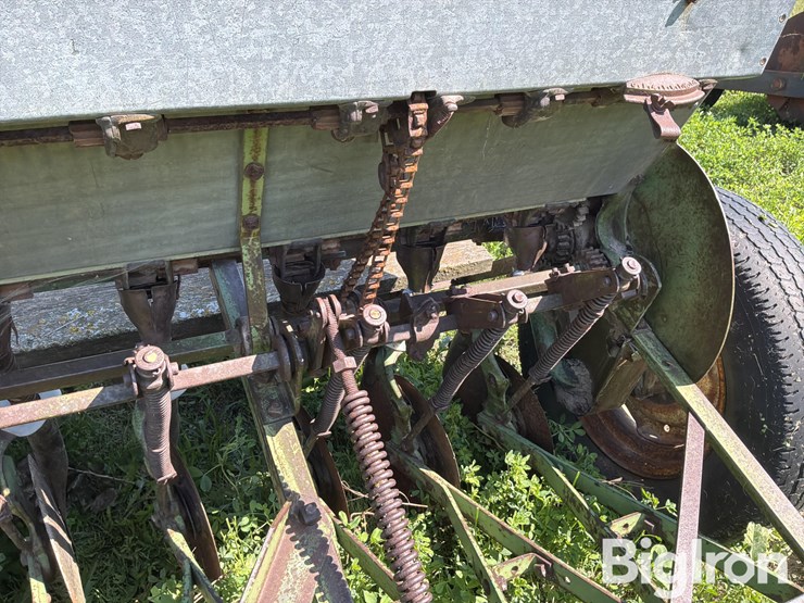 john-deere-11-image-10