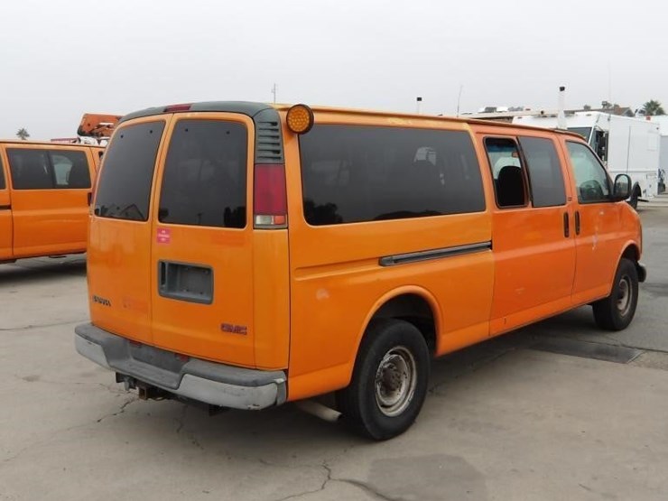2000-gmc-savana-g3500-image-4