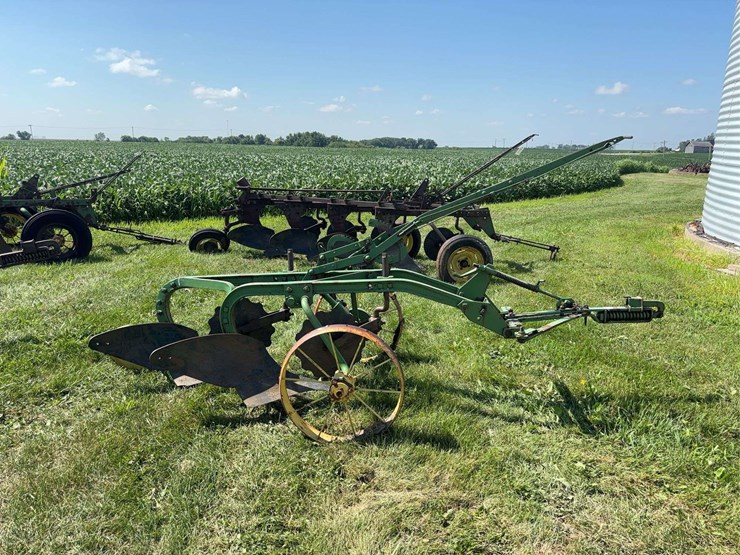 john-deere-12-image-4