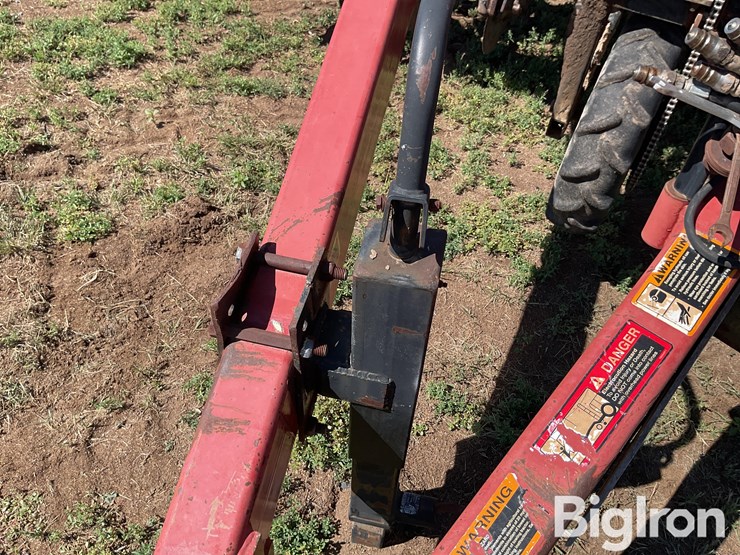 case-ih-2800-image-11