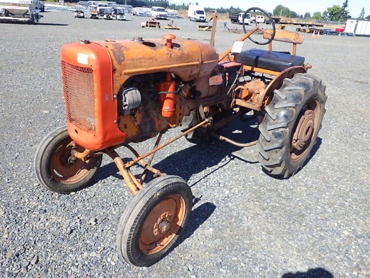 allis-chalmers-b-tractor-image-1