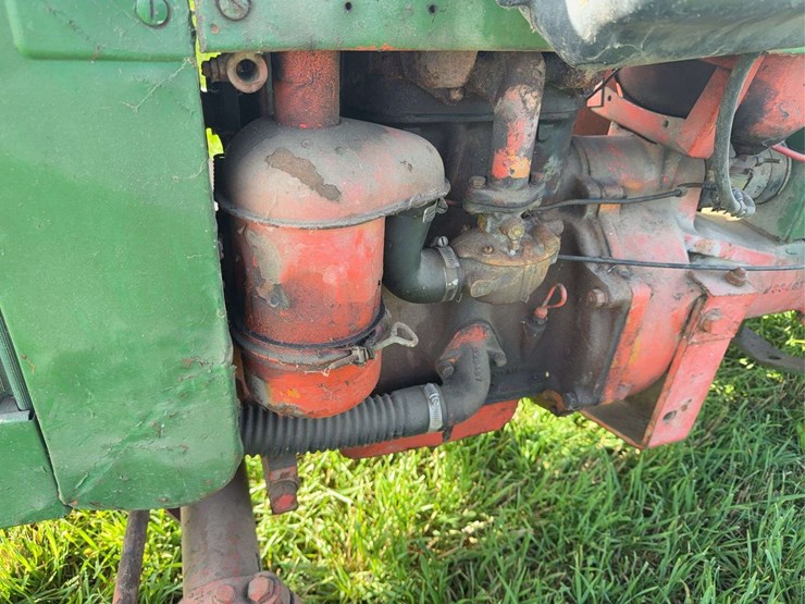 john-deere-320-image-14