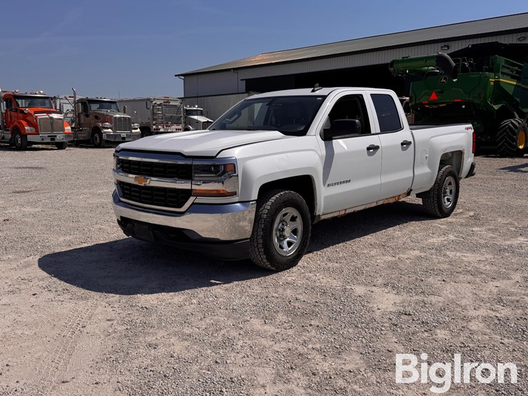 2017-chevrolet-silverado-1500-image-1