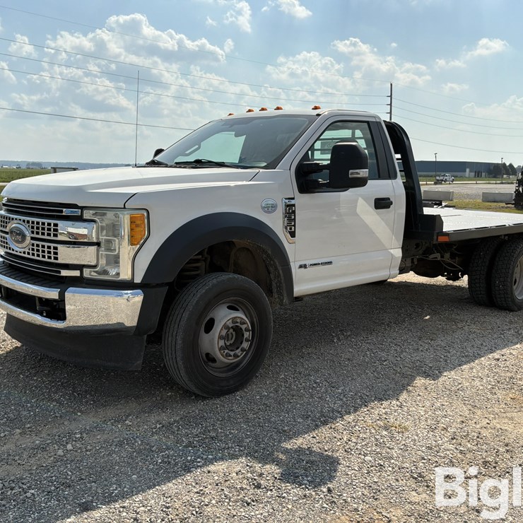 2017 FORD F550 XL