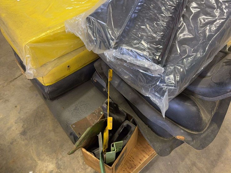 john-deere-seat-cushions-image-2