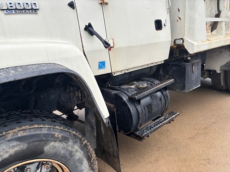 1994-ford-l8000-image-11