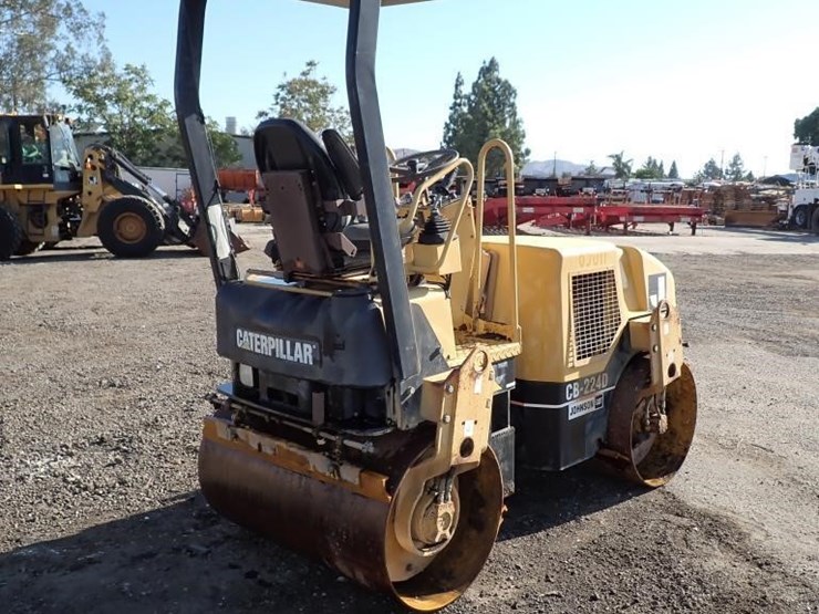 2002-caterpillar-cb-224d-image-3