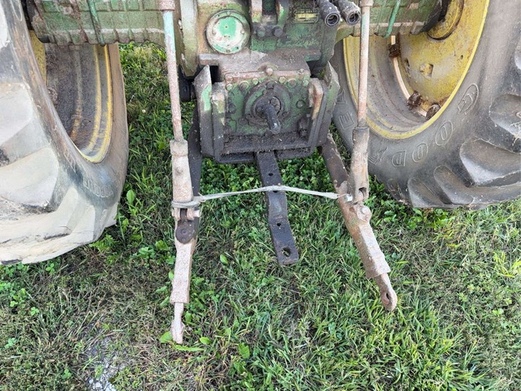 john-deere-4010-image-6