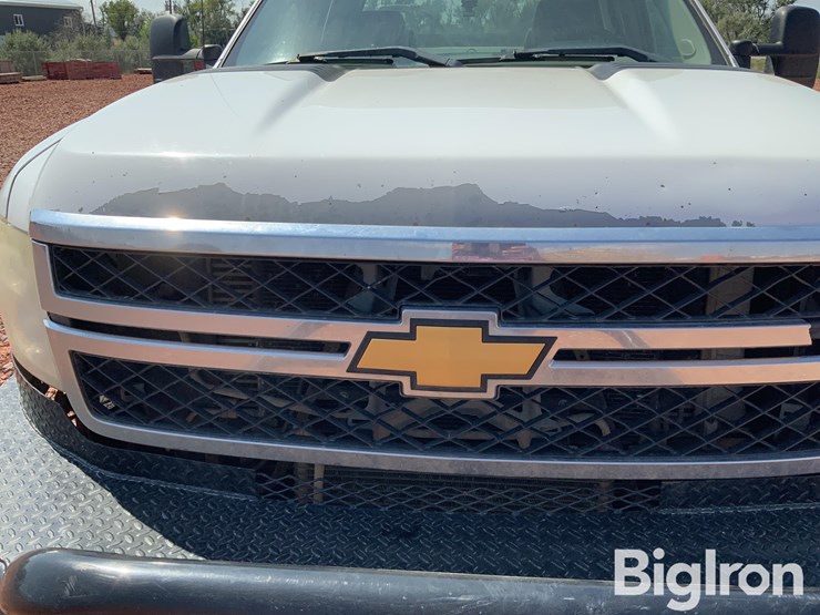 2013-chevrolet-silverado-2500-image-11