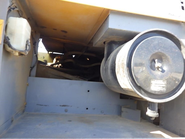 deere-330c-lc-image-22