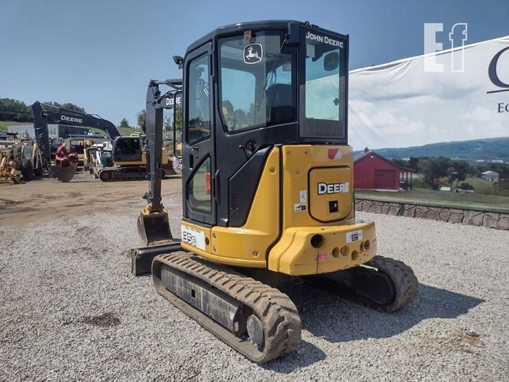 2014-deere-35g-image-38