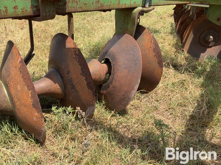 john-deere-12-image-14