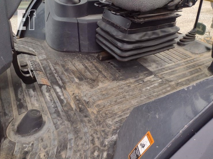 deere-410l-image-15