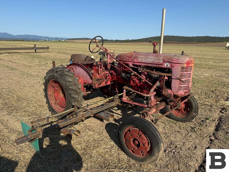farmall-super-a-tractor-image-7