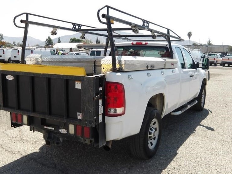 2012-gmc-sierra-3500-image-3
