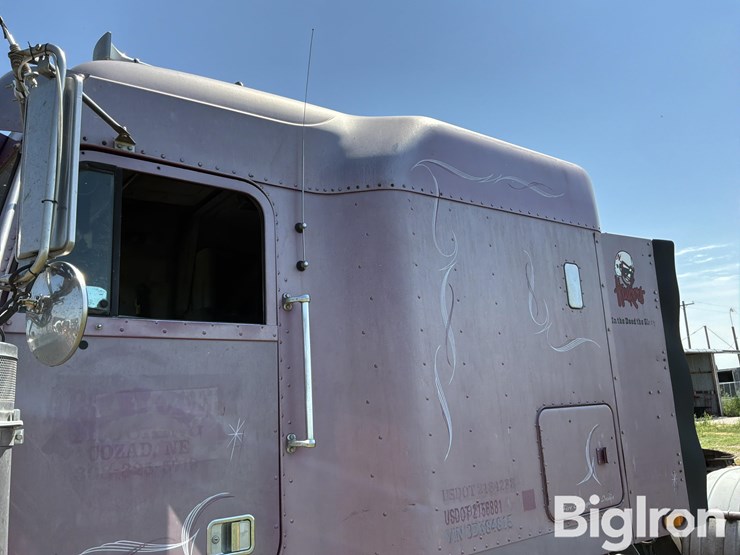 2003-freightliner-fld120-image-14