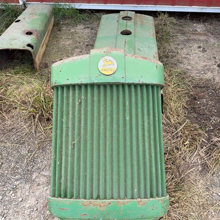 JOHN DEERE R