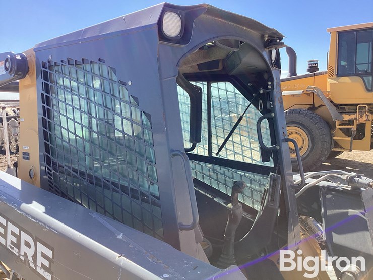 2011-deere-326d-image-16