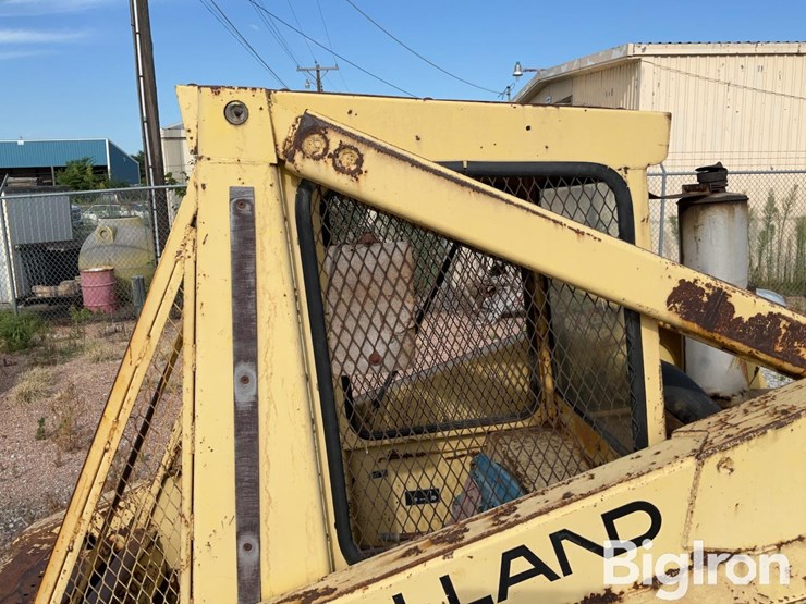 new-holland-l779-image-15