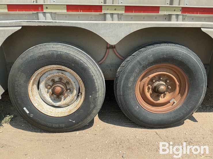 1998-wilson-livestock-trailer-image-9