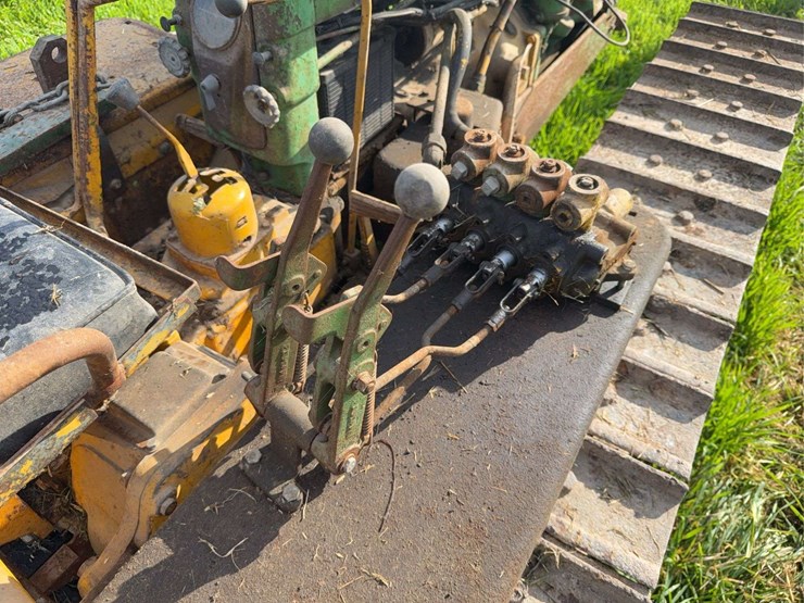 john-deere-420c-image-9