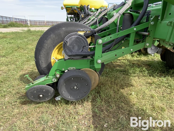 2013-john-deere-1770nt-ccs-image-19